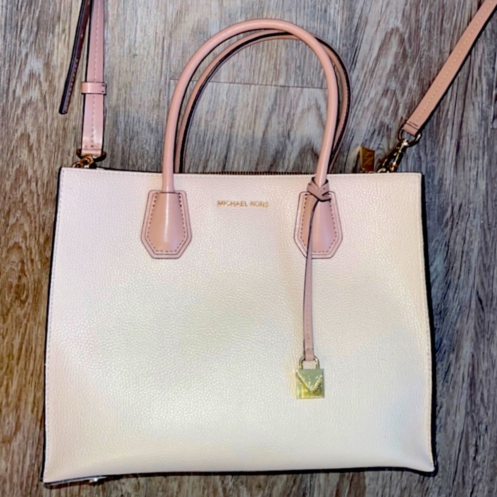 MICHAEL KORS purse, like new! 👛